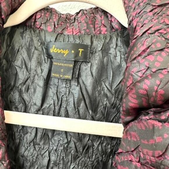 Jerry T Crinkle Textured Coat in Burgundy, Size S, No Belt - Picture 2 of 7